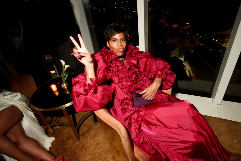 met gala 2026 handbags,met gala 2026 looks,met gala dress,met gala jennie,met gala chanel,met gala heated rivalry