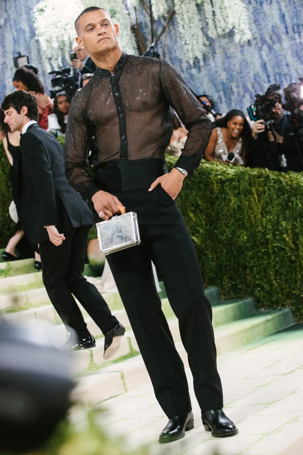 met gala 2026 handbags,met gala 2026 looks,met gala dress,met gala jennie,met gala chanel,met gala heated rivalry