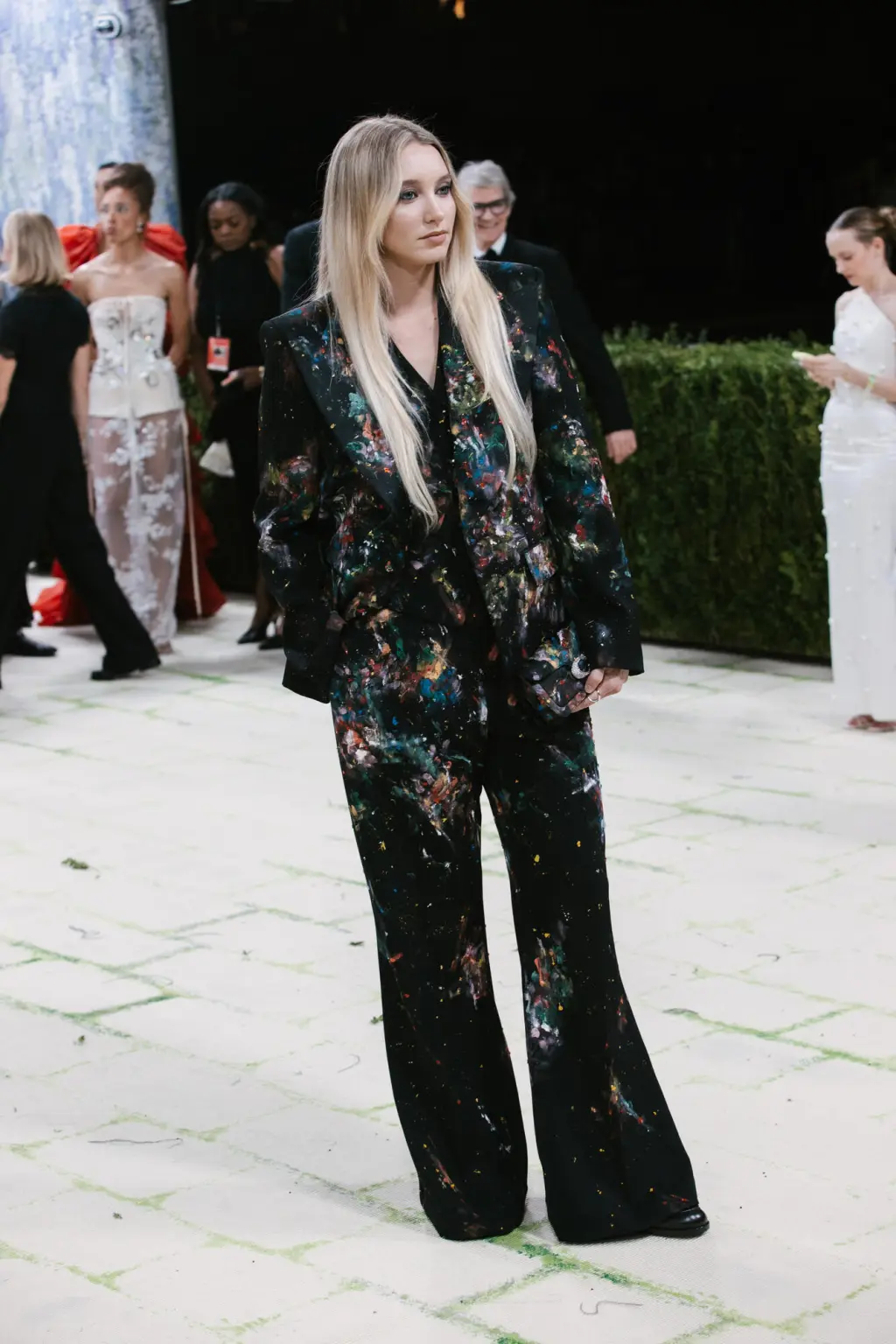 met gala 2026 handbags,met gala 2026 looks,met gala dress,met gala jennie,met gala chanel,met gala heated rivalry