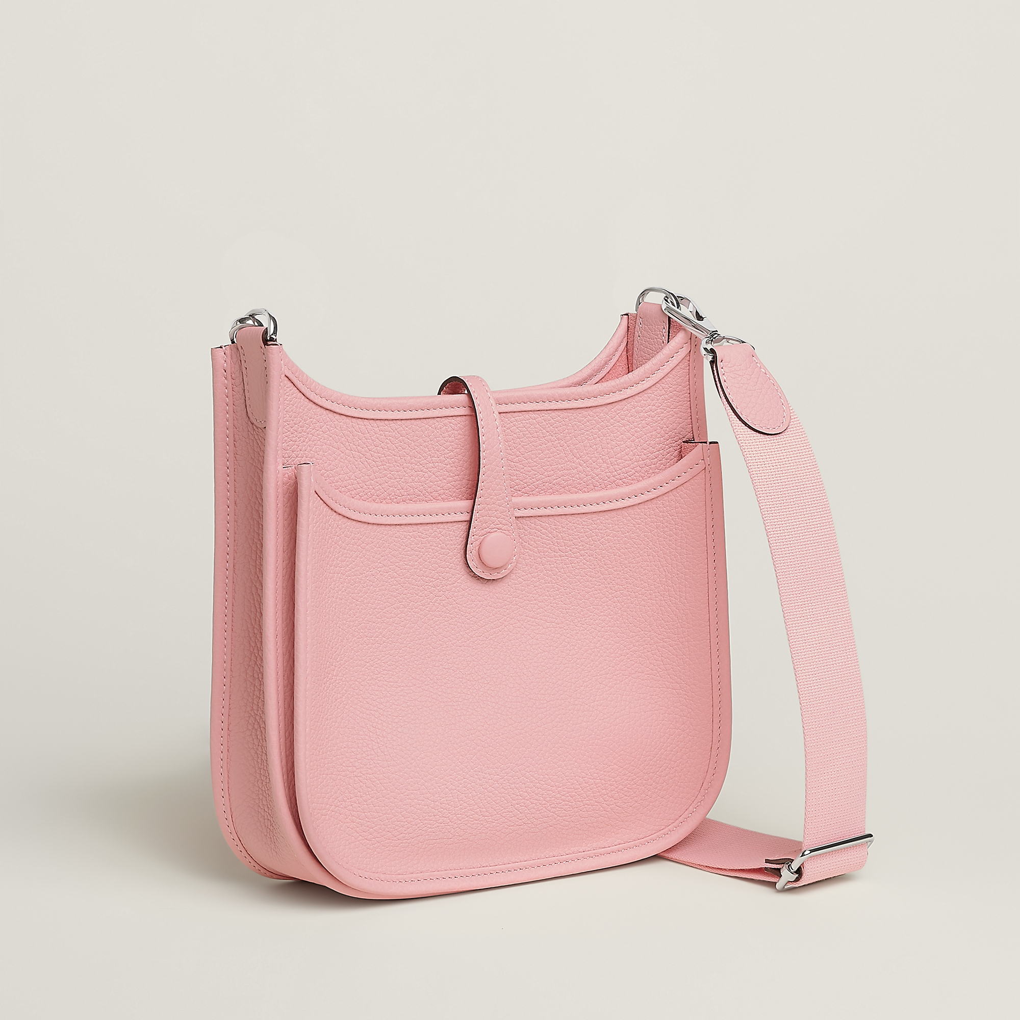 hermes evelyne sizes,bag size comparison,hermes evelyne 23,hermes mini evelyne,perfect bag size,everyday bag