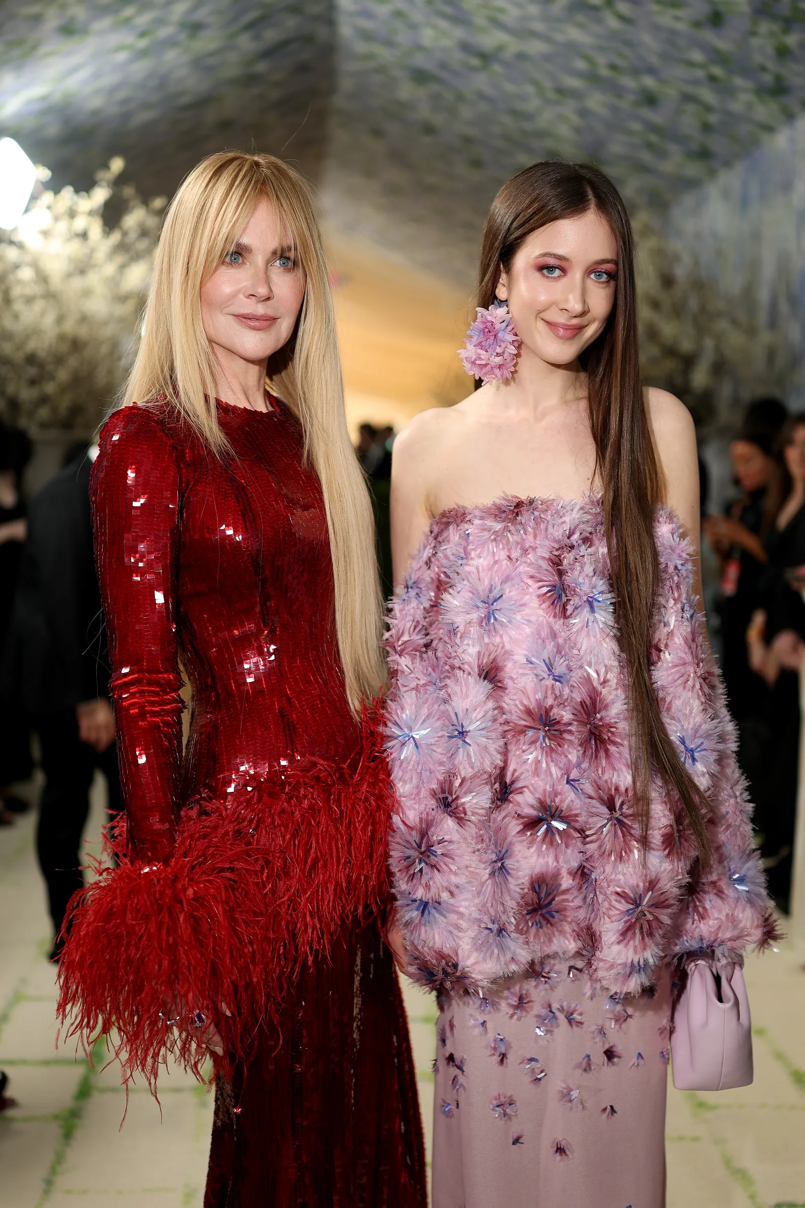 met gala 2026 handbags,met gala 2026 looks,met gala dress,met gala jennie,met gala chanel,met gala heated rivalry
