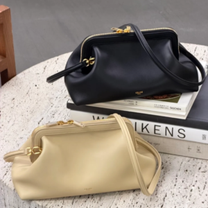 5 Reasons We Love Celine’s New Doctor Pouch